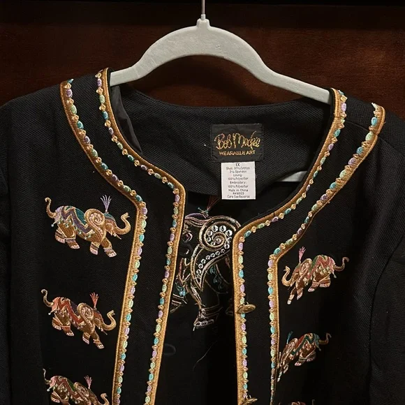 Bob Mackie, wearable art elephant, jacket 1X. Beautiful details, gold buttons, - Picture 7 of 14